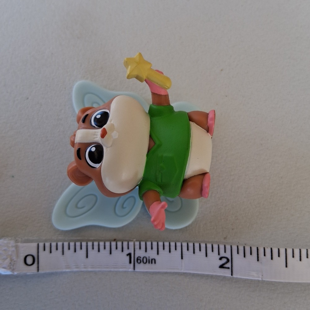 Spin Master Vida The Vet Pip 7" Plush Toy & 1.5" Mini Action Figure Set - Picture 2 of 11